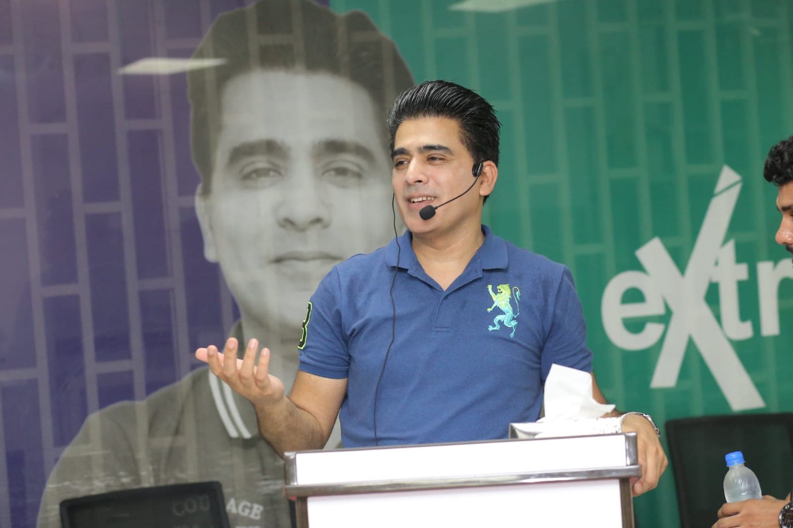 Sunny Ali speaking at a meetup